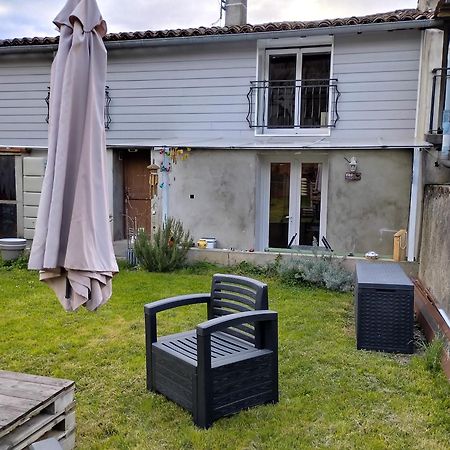 Le Petit Nid Apartamento Montgaillard  Exterior foto