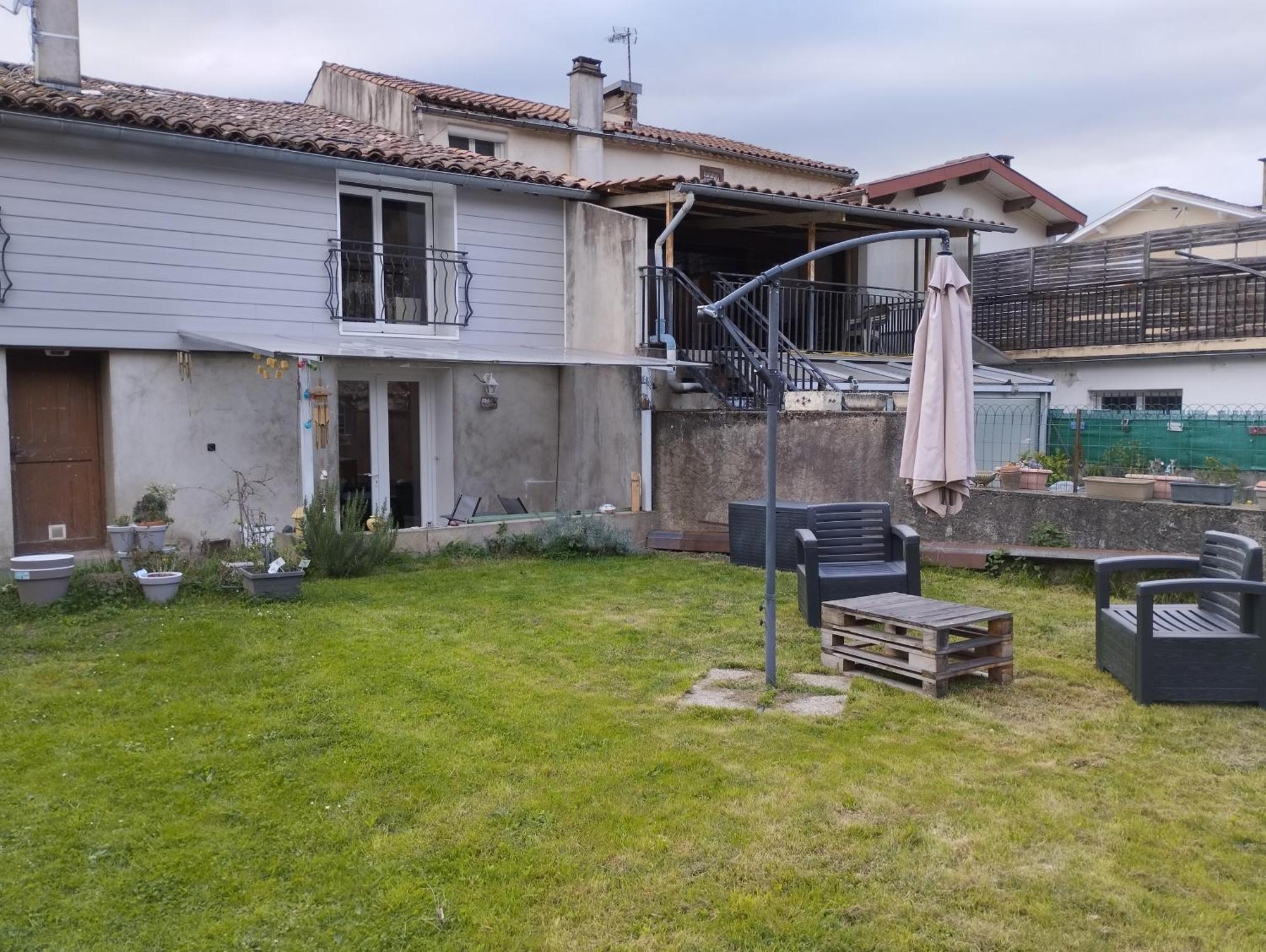 Le Petit Nid Apartamento Montgaillard  Exterior foto